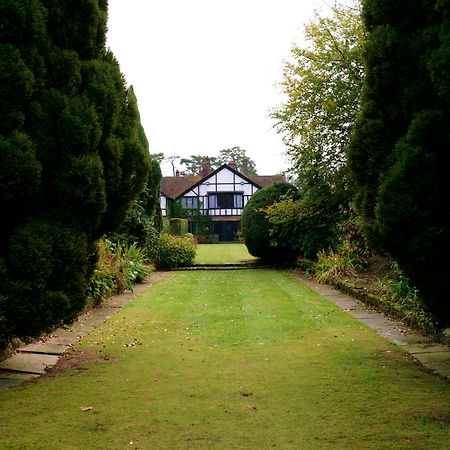 Cisswood House Hotel Horsham Bagian luar foto