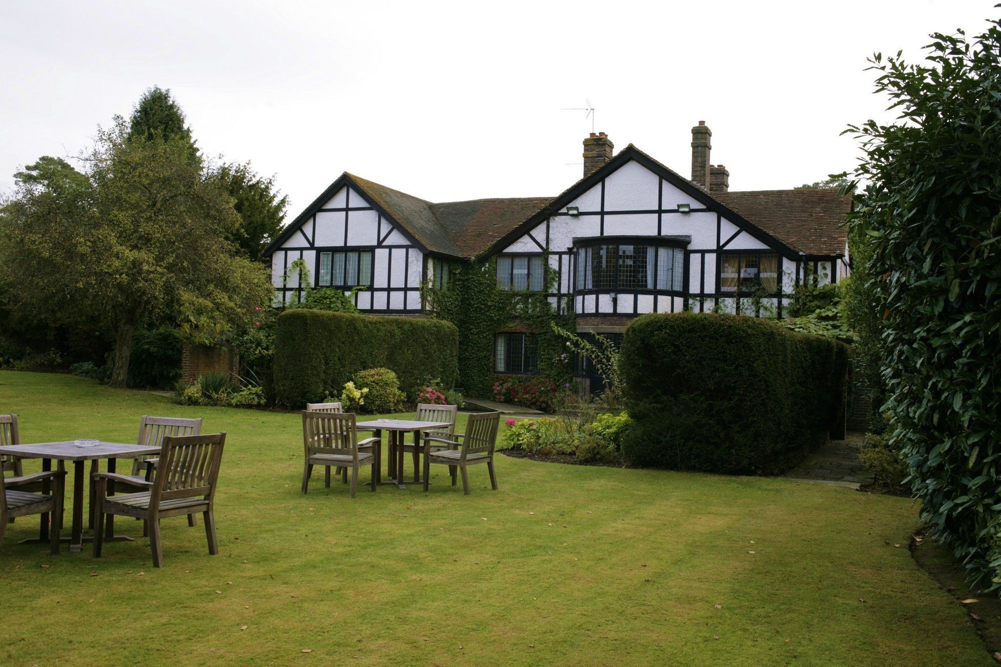 Cisswood House Hotel Horsham Bagian luar foto