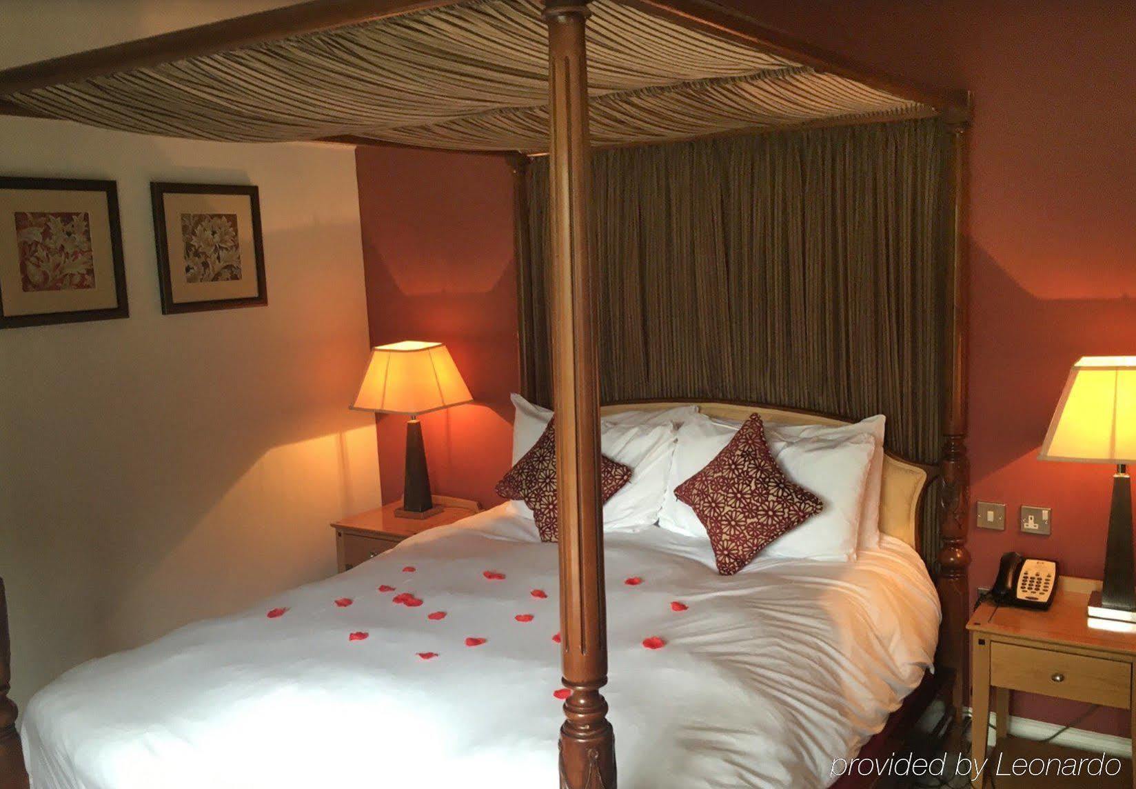 Cisswood House Hotel Horsham Bagian luar foto