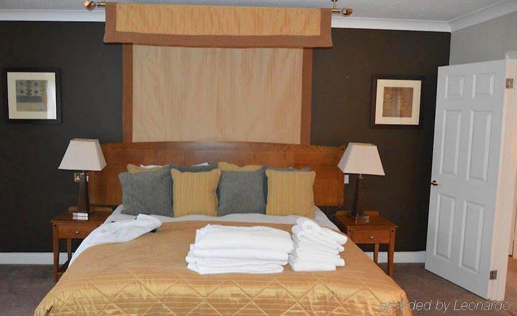 Cisswood House Hotel Horsham Bagian luar foto